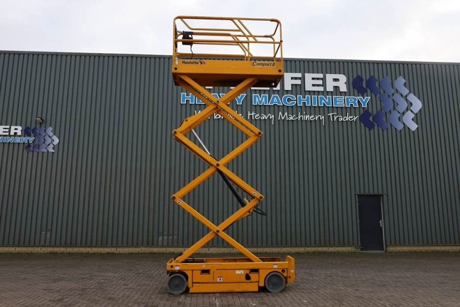 Haulotte Compact 8 Electric, 8.2m Working Height, 350kg Cap - Piattaforma a pantografo: foto 3 Haulotte Compact 8 Electric, 8.2m Working Height, 350kg Cap - Piattaforma a pantografo: foto 3