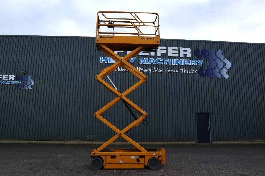 Haulotte Compact 8 Electric, 8.2m Working Height, 350kg Cap - Piattaforma a pantografo: foto 3 Haulotte Compact 8 Electric, 8.2m Working Height, 350kg Cap - Piattaforma a pantografo: foto 3