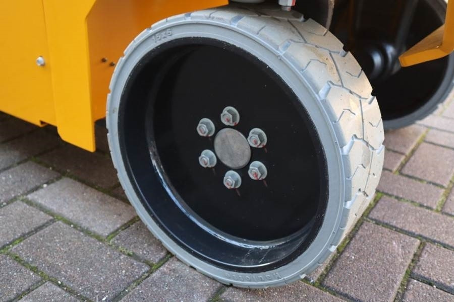 Leasing di Haulotte Compact 8N Valid inspection, *Guarantee! 8m Workin Haulotte Compact 8N Valid inspection, *Guarantee! 8m Workin: foto 9 Leasing di Haulotte Compact 8N Valid inspection, *Guarantee! 8m Workin Haulotte Compact 8N Valid inspection, *Guarantee! 8m Workin: foto 9