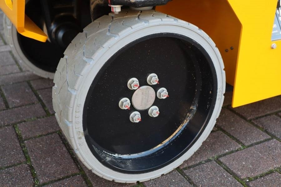 Leasing di Haulotte Compact 8N Valid inspection, *Guarantee! 8m Workin Haulotte Compact 8N Valid inspection, *Guarantee! 8m Workin: foto 8 Leasing di Haulotte Compact 8N Valid inspection, *Guarantee! 8m Workin Haulotte Compact 8N Valid inspection, *Guarantee! 8m Workin: foto 8