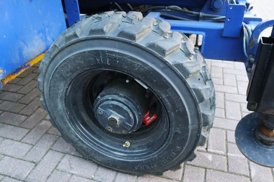 Haulotte H15SX New Tyres, Diesel, 4x4 Drive, 15 Working Hei - Piattaforma a pantografo: foto 4 Haulotte H15SX New Tyres, Diesel, 4x4 Drive, 15 Working Hei - Piattaforma a pantografo: foto 4