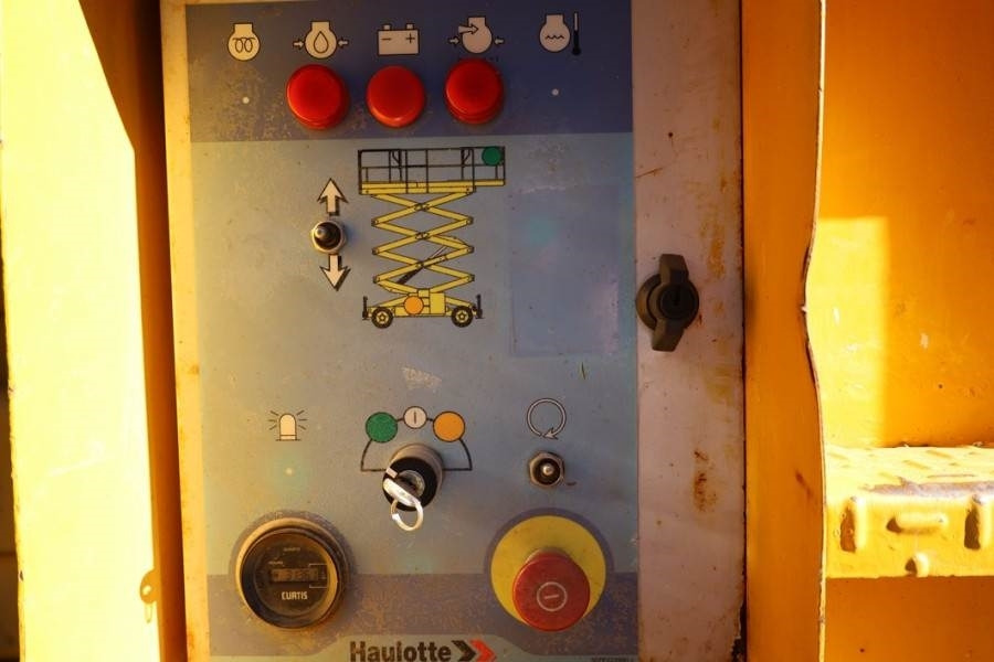 Haulotte H15SXL Diesel, 4x4 Drive, 15m Working Height, 500k - Piattaforma a pantografo: foto 4 Haulotte H15SXL Diesel, 4x4 Drive, 15m Working Height, 500k - Piattaforma a pantografo: foto 4