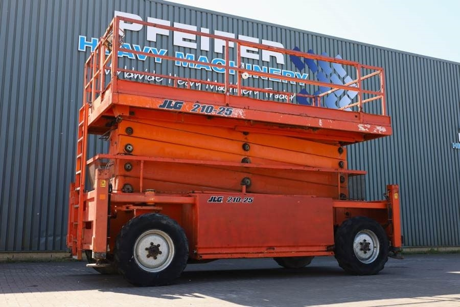 JLG 210-25 Diesel, 4x4 Drive, 23m Working Height, 1000 - Piattaforma a pantografo: foto 1 JLG 210-25 Diesel, 4x4 Drive, 23m Working Height, 1000 - Piattaforma a pantografo: foto 1