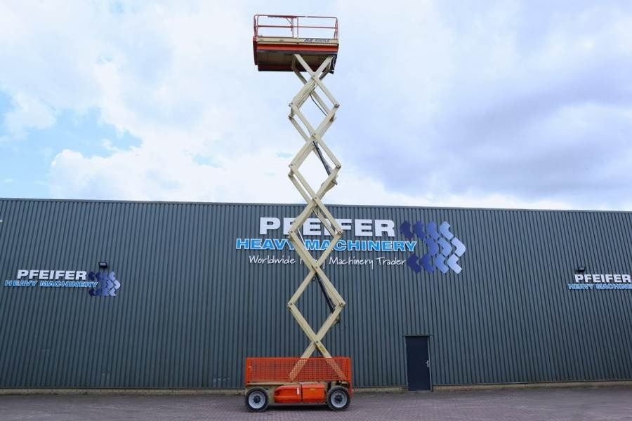 JLG 4069LE Electric, 14.2m Working Height, 360kg Capac - Piattaforma a pantografo: foto 3 JLG 4069LE Electric, 14.2m Working Height, 360kg Capac - Piattaforma a pantografo: foto 3