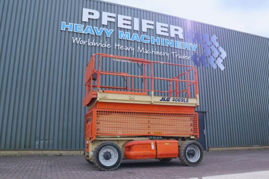 JLG 4069LE Electric, 14.2m Working Height, 360kg Capac - Piattaforma a pantografo: foto 1 JLG 4069LE Electric, 14.2m Working Height, 360kg Capac - Piattaforma a pantografo: foto 1