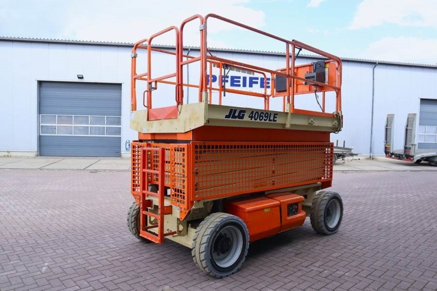 JLG 4069LE Electric, 14.2m Working Height, 360kg Capac - Piattaforma a pantografo: foto 2 JLG 4069LE Electric, 14.2m Working Height, 360kg Capac - Piattaforma a pantografo: foto 2