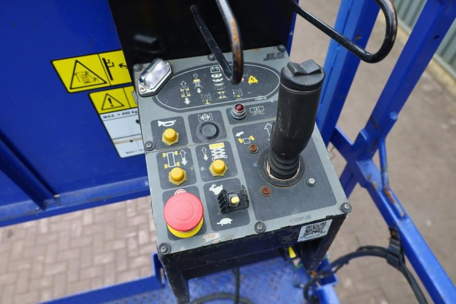 JLG M3369 Hybrid, 12m Working Height, 450kg Capacity, - Piattaforma a pantografo: foto 4 JLG M3369 Hybrid, 12m Working Height, 450kg Capacity, - Piattaforma a pantografo: foto 4