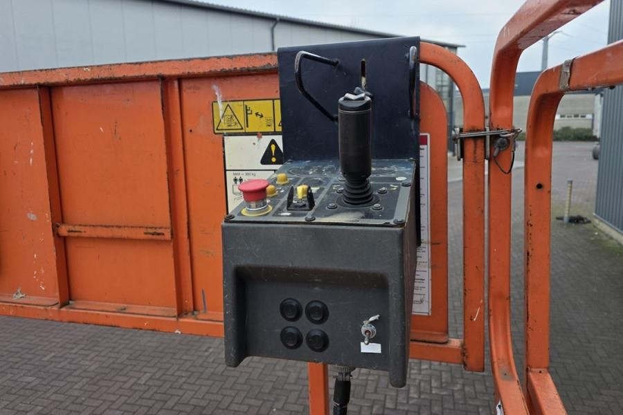 JLG M4069 Hybrid, 14.2m Working Height, 360kg Capacity - Piattaforma a pantografo: foto 5 JLG M4069 Hybrid, 14.2m Working Height, 360kg Capacity - Piattaforma a pantografo: foto 5