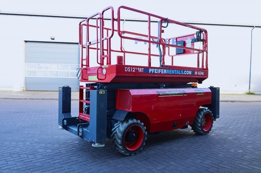 Magni DS1218RT Valid inspection, Diesel, 4x4 Drive, 12m - Piattaforma a pantografo: foto 2 Magni DS1218RT Valid inspection, Diesel, 4x4 Drive, 12m - Piattaforma a pantografo: foto 2