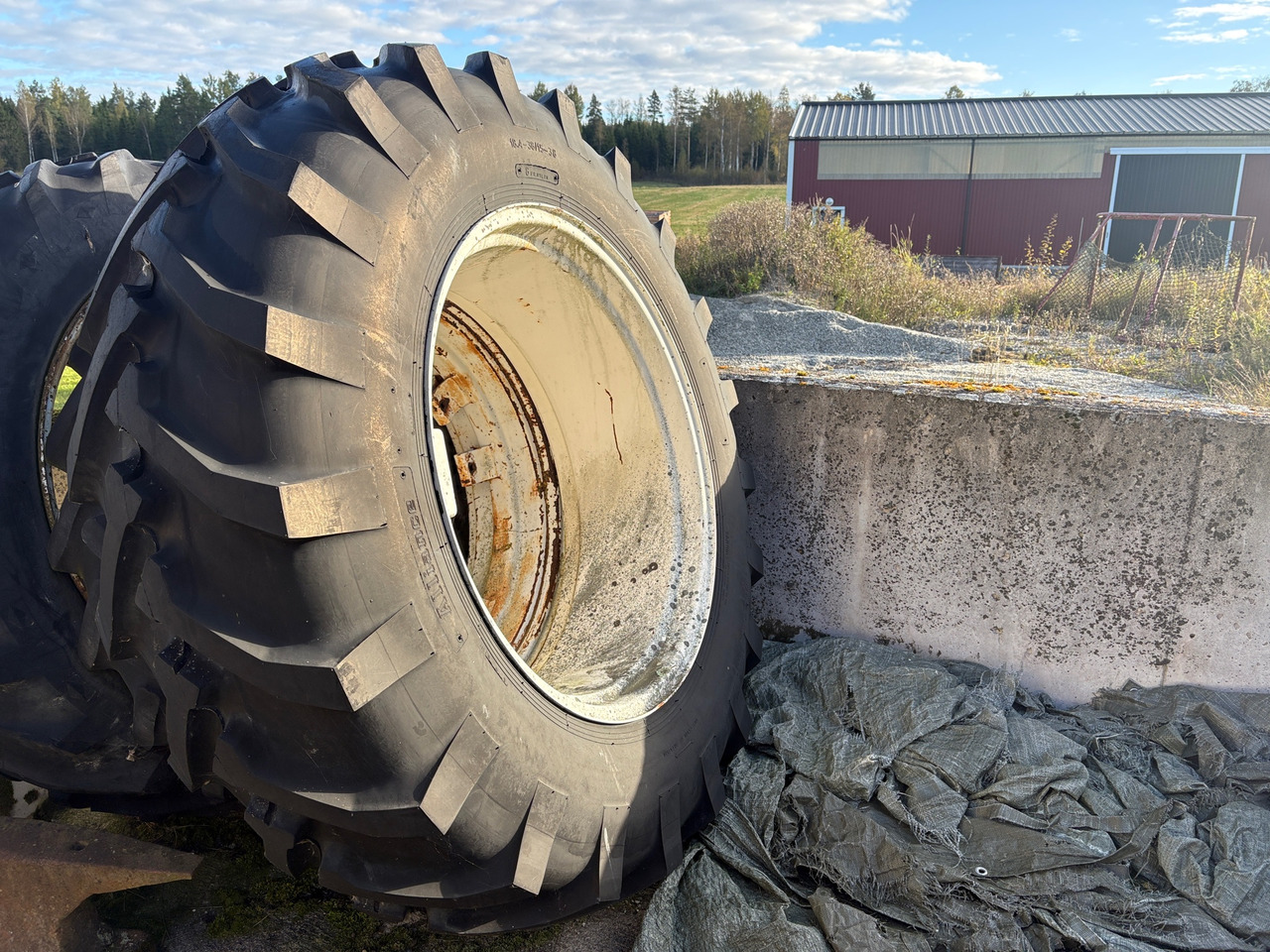 Alliance - Pneumatico per Macchina da cantiere: foto 1 Alliance - Pneumatico per Macchina da cantiere: foto 1