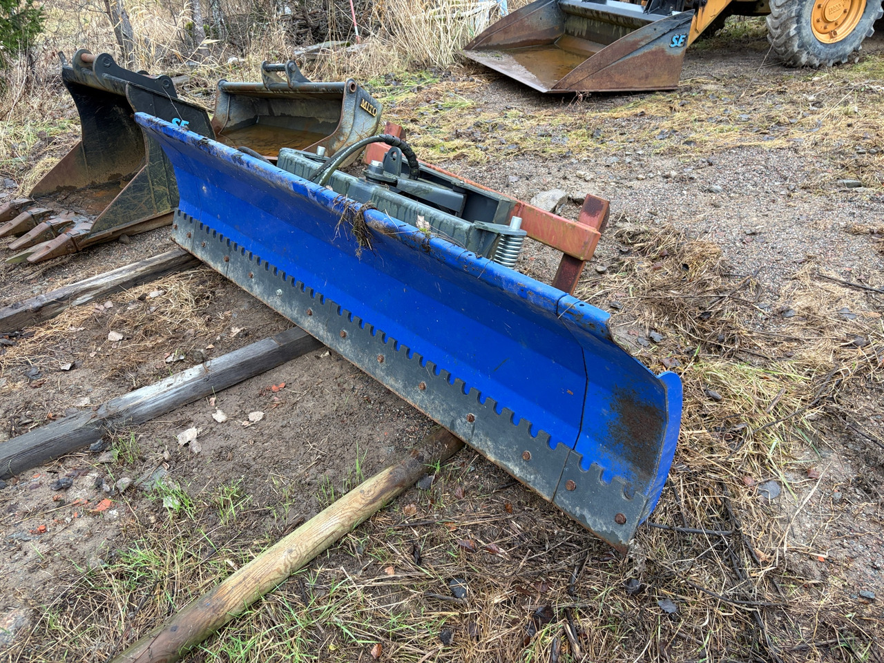 Bonnet - Lama neve: foto 1 Bonnet - Lama neve: foto 1