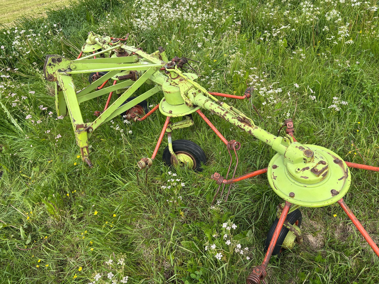 Claas WA 450 - Voltafieno: foto 1 Claas WA 450 - Voltafieno: foto 1