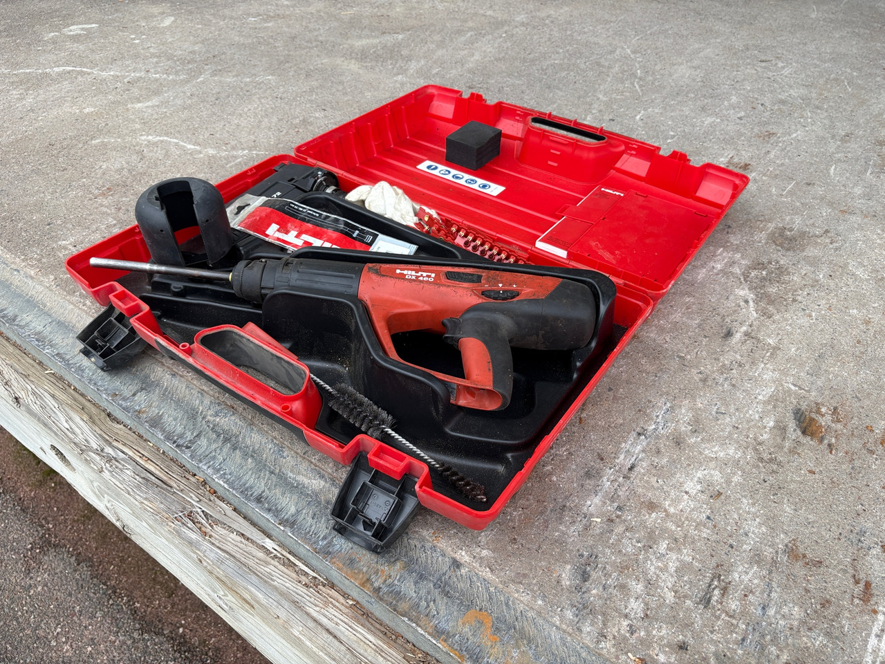 Hilti DX 460 - Attrezzatura da costruzione: foto 1 Hilti DX 460 - Attrezzatura da costruzione: foto 1