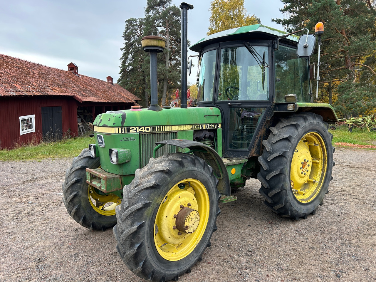 John Deere 2140 - Trattore: foto 1 John Deere 2140 - Trattore: foto 1