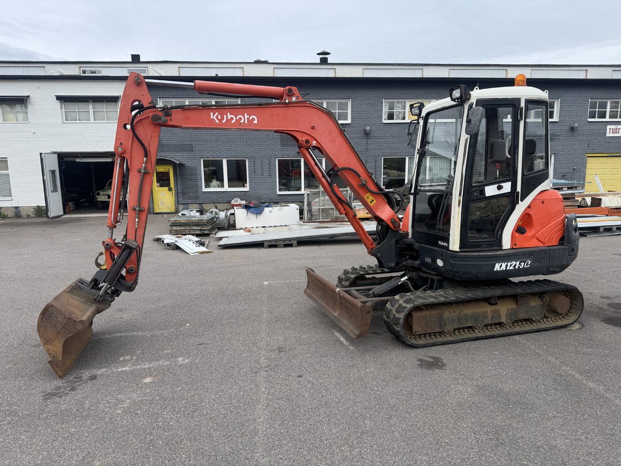 Kubota KX121-3 - Escavatore: foto 1 Kubota KX121-3 - Escavatore: foto 1