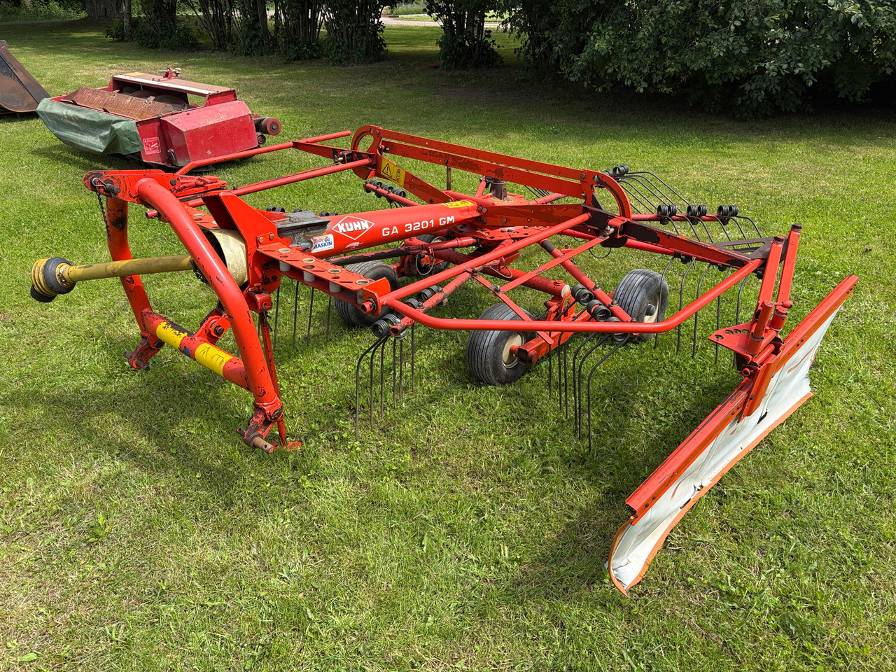 Kuhn GA 3201 GM - Voltafieno: foto 1 Kuhn GA 3201 GM - Voltafieno: foto 1