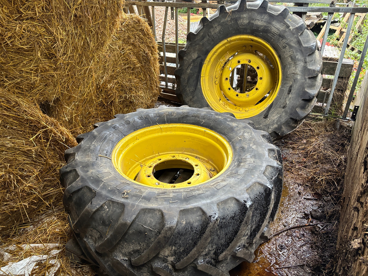 Michelin 540/65R28 - Pneumatico per Macchina agricola: foto 1 Michelin 540/65R28 - Pneumatico per Macchina agricola: foto 1