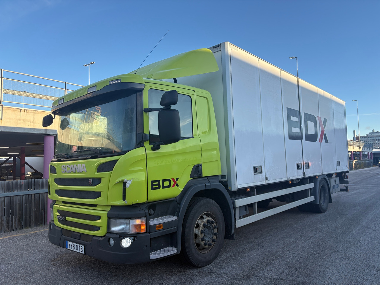 Scania P250 - Autocarro furgonato: foto 1 Scania P250 - Autocarro furgonato: foto 1