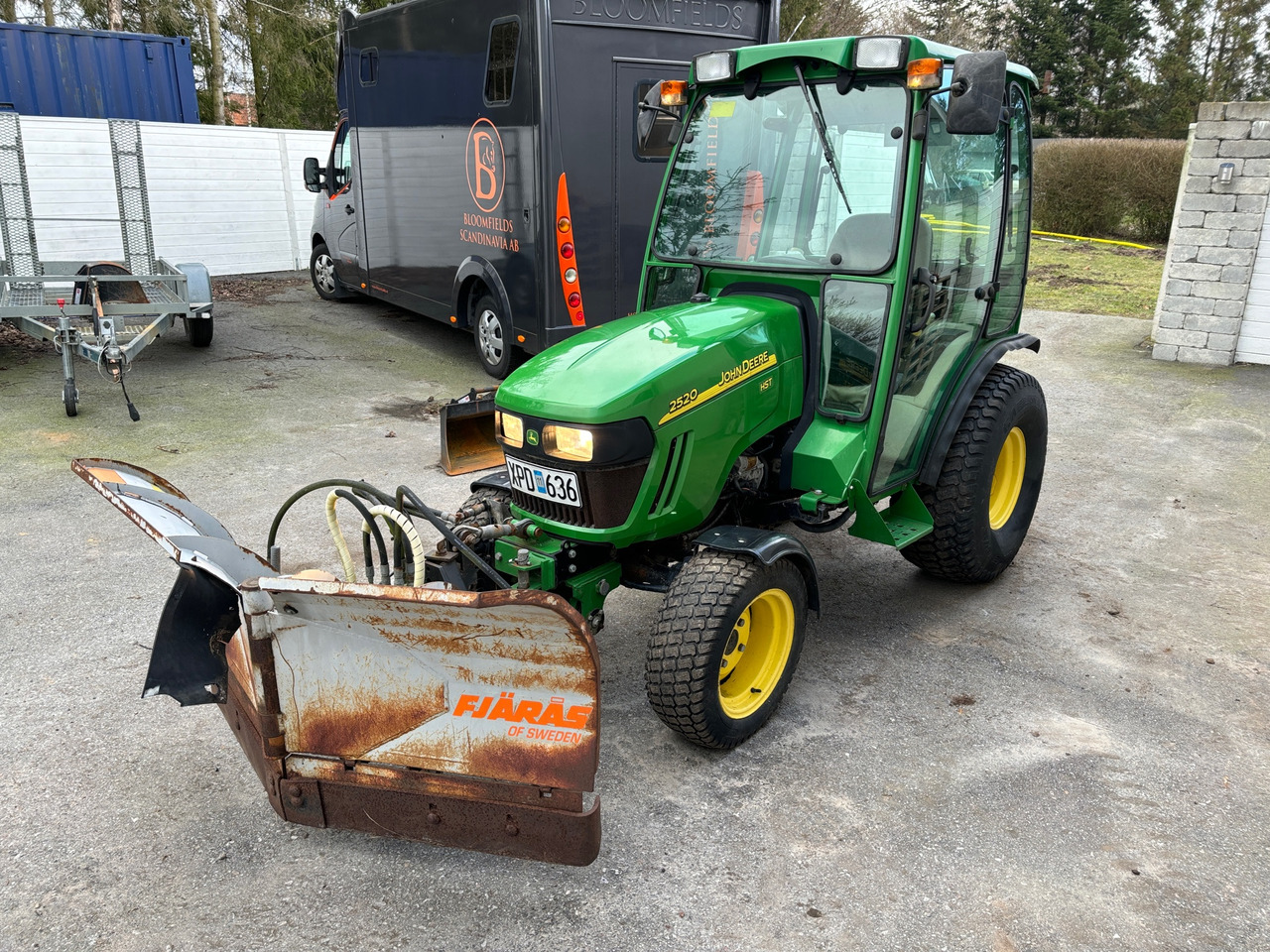 John Deere 2520 HST - Veicolo speciale/ Comunale: foto 1 John Deere 2520 HST - Veicolo speciale/ Comunale: foto 1