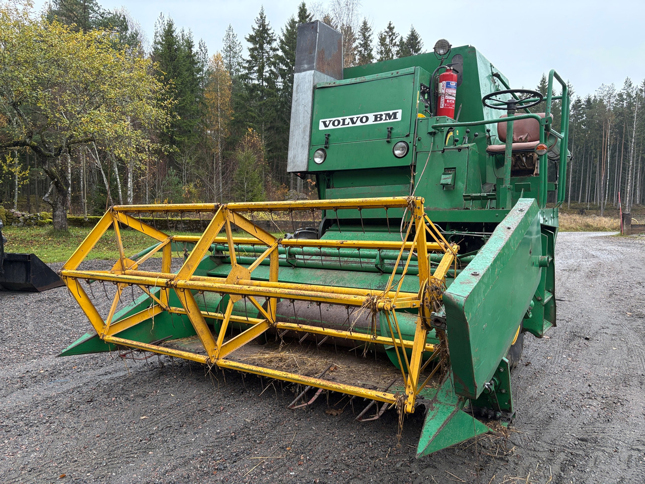 Volvo BM S 830 - Mietitrebbia: foto 1 Volvo BM S 830 - Mietitrebbia: foto 1