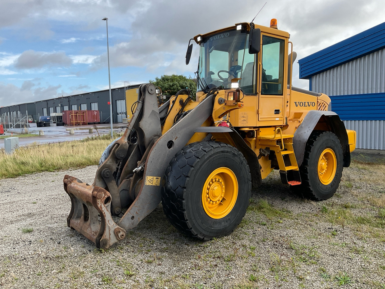 Volvo L90E - Pala gommata: foto 1 Volvo L90E - Pala gommata: foto 1