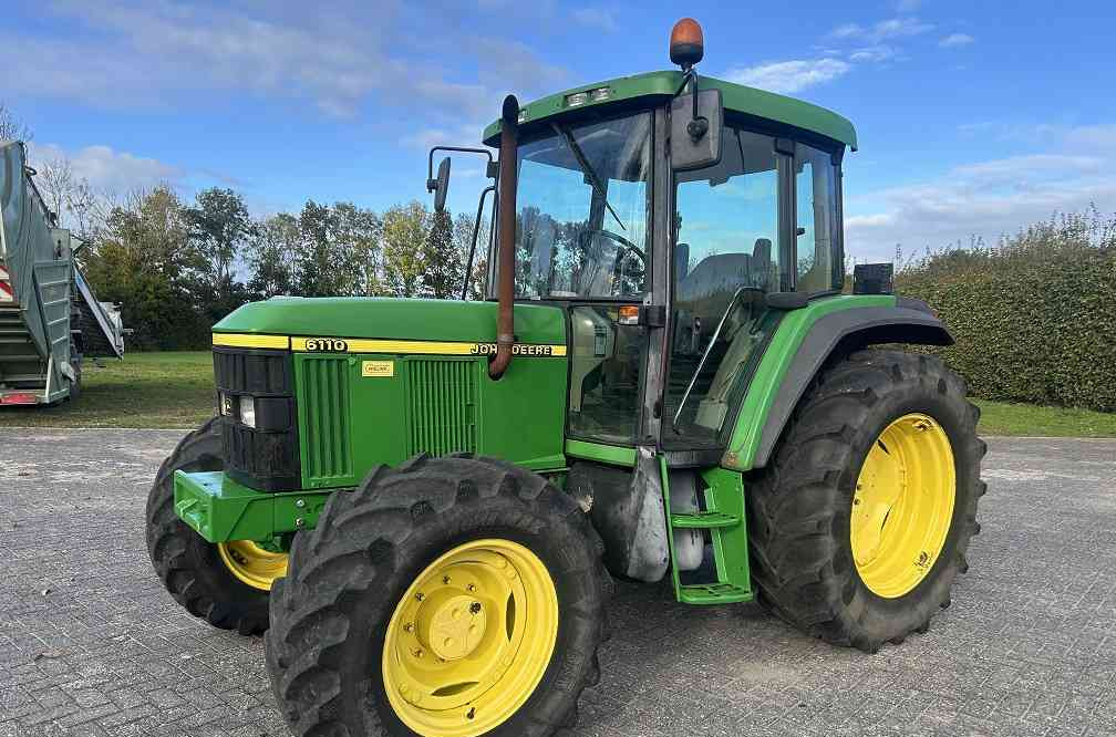John Deere 6110 - Trattore: foto 1 John Deere 6110 - Trattore: foto 1