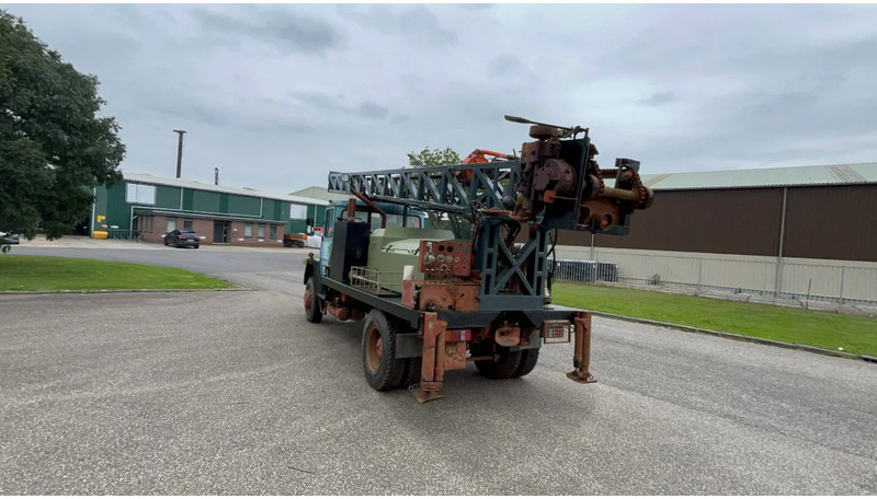 Perforatrice Bomag Iveco magirus 160D15 4x4 Bomag B300 Bohrgerat Drilling machine: foto 6 Perforatrice Bomag Iveco magirus 160D15 4x4 Bomag B300 Bohrgerat Drilling machine: foto 6