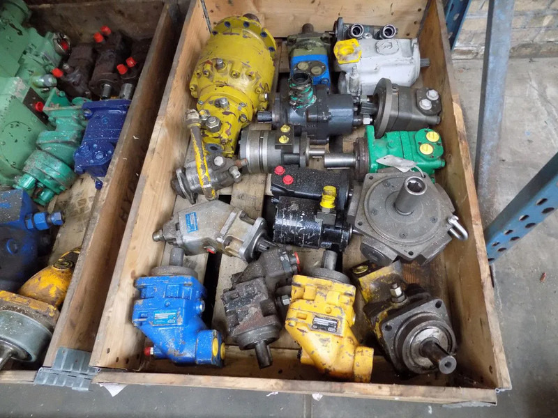 Diversen hydro motor hydrauliek - Macchina da cantiere: foto 1 Diversen hydro motor hydrauliek - Macchina da cantiere: foto 1