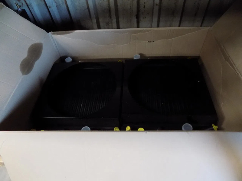 Mercedes-Benz mercedes radiator nieuw - Radiatore: foto 3 Mercedes-Benz mercedes radiator nieuw - Radiatore: foto 3