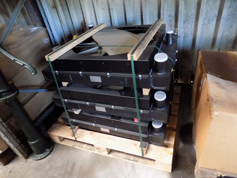 Mercedes-Benz mercedes radiator nieuw - Radiatore: foto 2 Mercedes-Benz mercedes radiator nieuw - Radiatore: foto 2