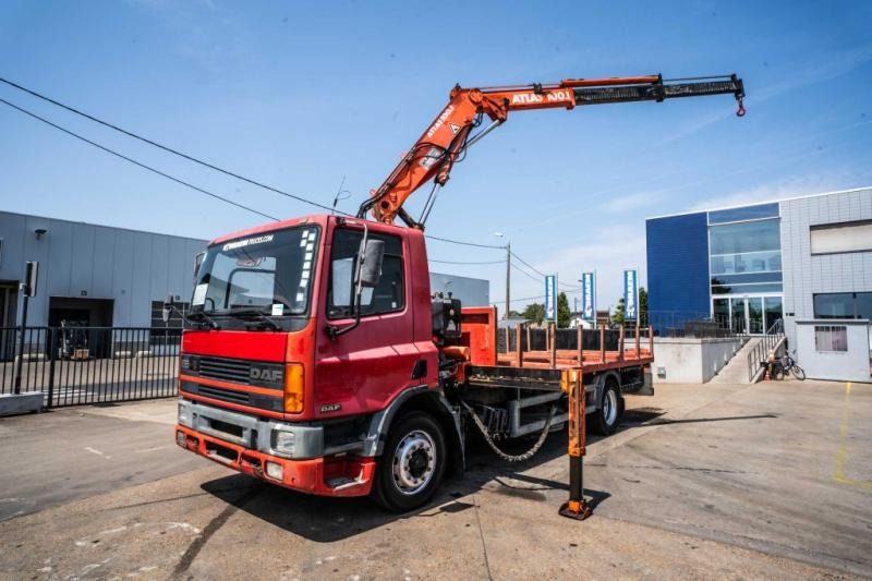 DAF 65.180 - ATLAS 100.1 - Autocarro con pianale/ Cassone fisso, Camion con gru: foto 1 DAF 65.180 - ATLAS 100.1 - Autocarro con pianale/ Cassone fisso, Camion con gru: foto 1