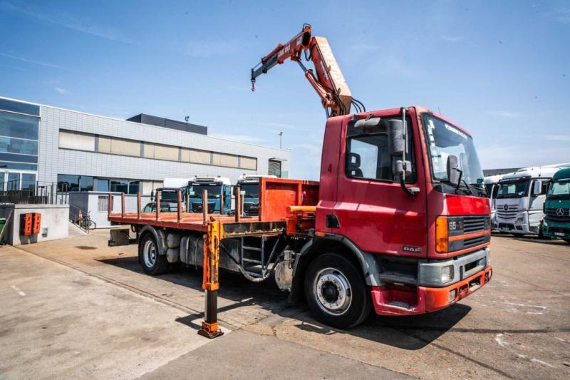 DAF 65.180 - ATLAS 100.1 - Autocarro con pianale/ Cassone fisso, Camion con gru: foto 2 DAF 65.180 - ATLAS 100.1 - Autocarro con pianale/ Cassone fisso, Camion con gru: foto 2
