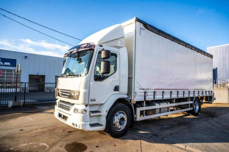DAF LF 55.250 - Camion centinato: foto 1 DAF LF 55.250 - Camion centinato: foto 1