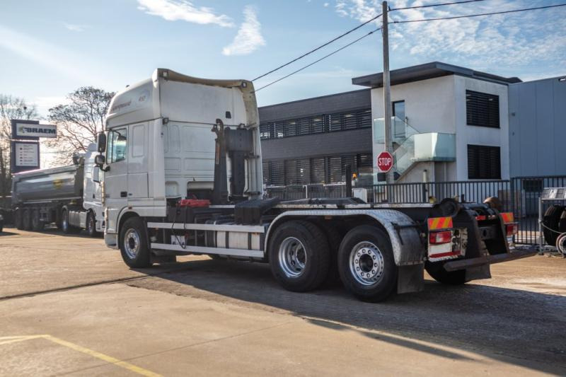 DAF XF 105.460 -6X2-INTARDER+AJK 20 T. - Autocarro scarrabile: foto 4 DAF XF 105.460 -6X2-INTARDER+AJK 20 T. - Autocarro scarrabile: foto 4