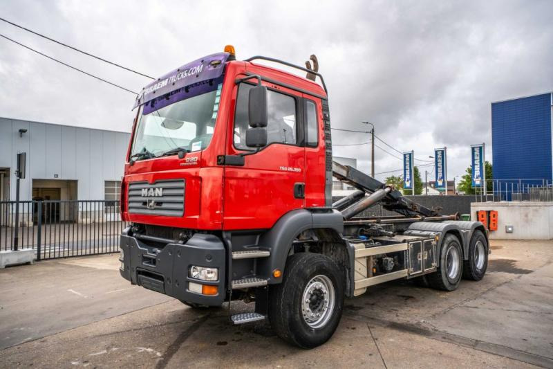 MAN TGA 33.360 BL - Autocarro scarrabile: foto 1 MAN TGA 33.360 BL - Autocarro scarrabile: foto 1