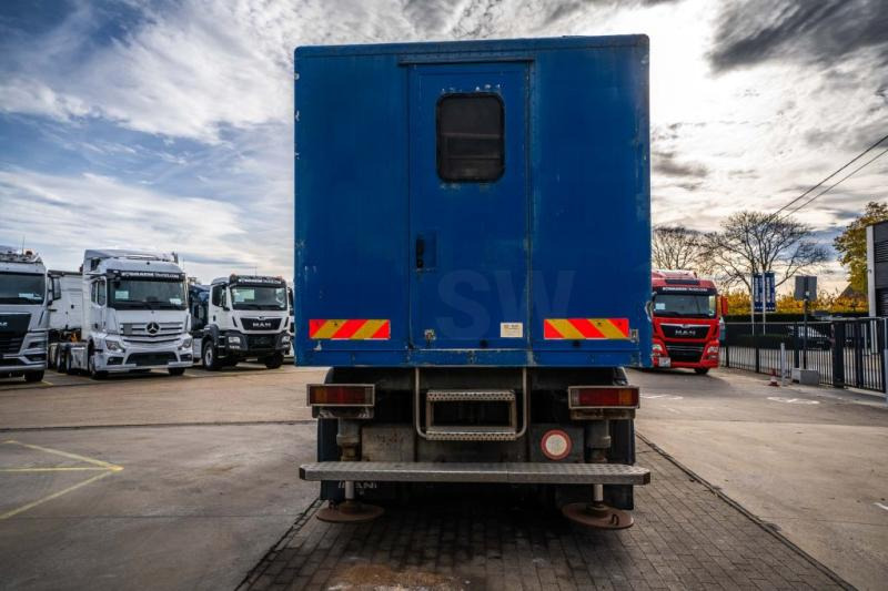 MAN TGA 33.363 FDAK- 6x6 + LABO - Autocarro furgonato: foto 5 MAN TGA 33.363 FDAK- 6x6 + LABO - Autocarro furgonato: foto 5