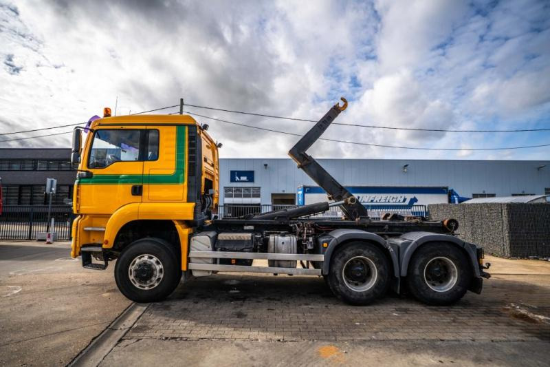 MAN TGA 33.430 BL - Autocarro scarrabile: foto 2 MAN TGA 33.430 BL - Autocarro scarrabile: foto 2