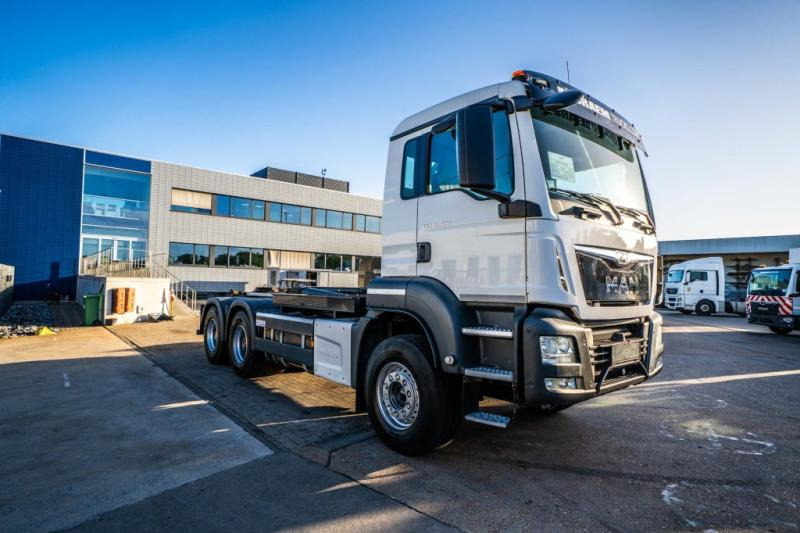MAN TGS 33.430 BL - Autocarro scarrabile: foto 2 MAN TGS 33.430 BL - Autocarro scarrabile: foto 2
