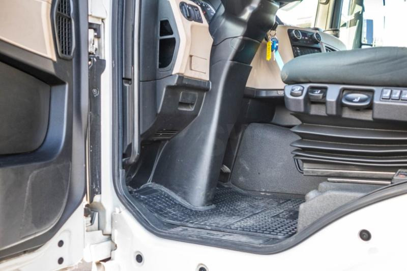 MAN TGS 35.420 BL-8X4-4 +HIAB 188 E-2 - Autocarro con pianale/ Cassone fisso, Camion con gru: foto 5 MAN TGS 35.420 BL-8X4-4 +HIAB 188 E-2 - Autocarro con pianale/ Cassone fisso, Camion con gru: foto 5