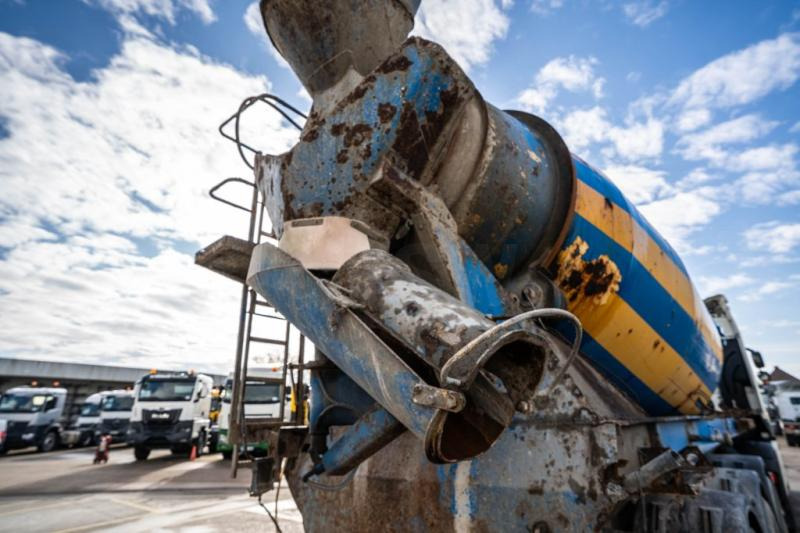 Semirimorchio betoniera MULLER BETON MIXER/MALAXEUR/MISCHER LIEBHERR 12M3: foto 7 Semirimorchio betoniera MULLER BETON MIXER/MALAXEUR/MISCHER LIEBHERR 12M3: foto 7