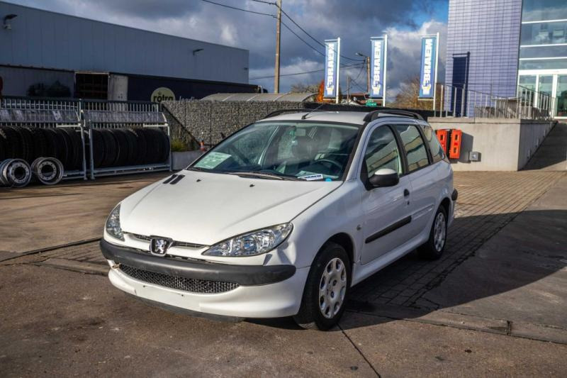 Peugeot 206 SW - Autovettura: foto 1 Peugeot 206 SW - Autovettura: foto 1