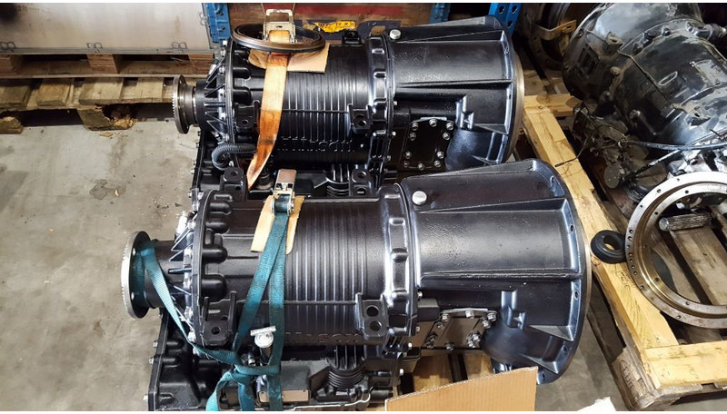 Terberg Allison MT643,MD3060,MD3000,ZF 6WG211 - Trattore terminale: foto 1 Terberg Allison MT643,MD3060,MD3000,ZF 6WG211 - Trattore terminale: foto 1