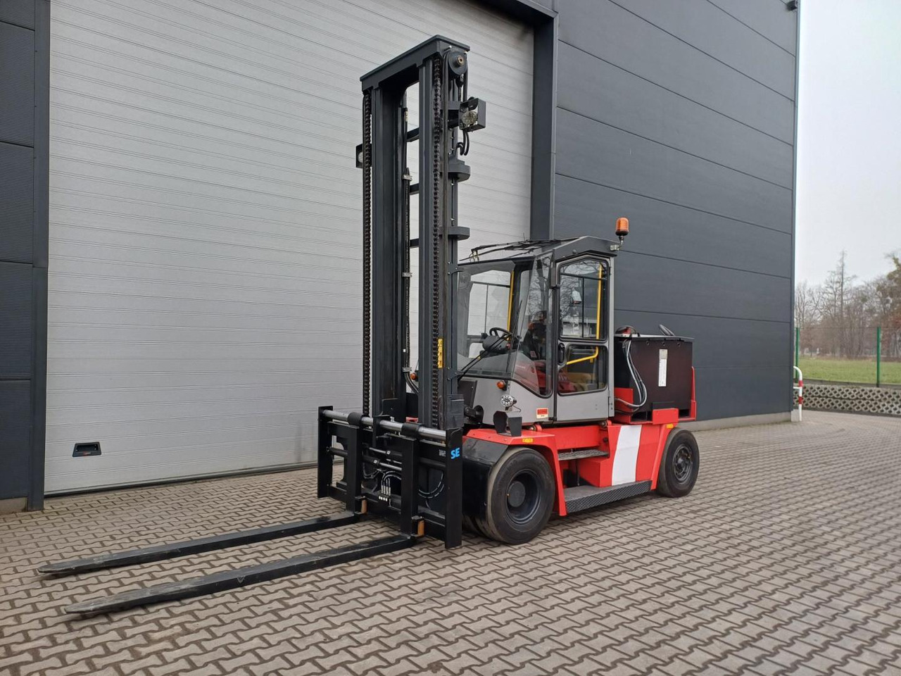 Kalmar ECF80-9 - Carrello elevatore elettrico: foto 1 Kalmar ECF80-9 - Carrello elevatore elettrico: foto 1