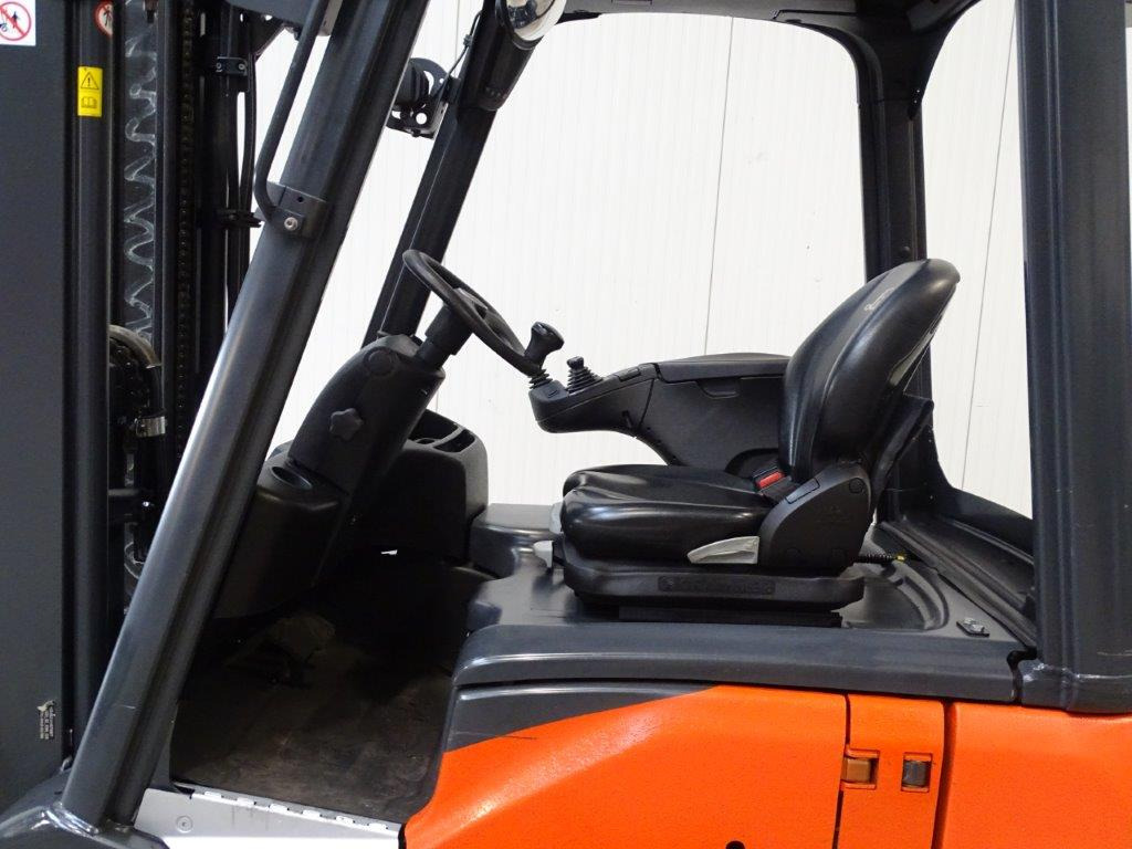 Carrello elevatore elettrico Linde E16C-02 - TRIPLEX: foto 7