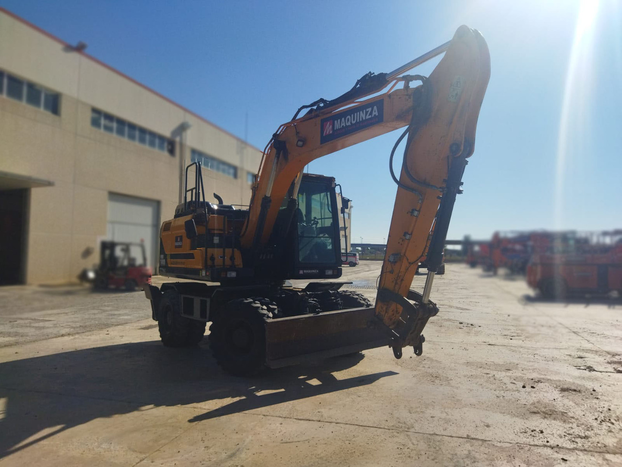 HYUNDAI HW140 - Escavatore gommato: foto 5 HYUNDAI HW140 - Escavatore gommato: foto 5