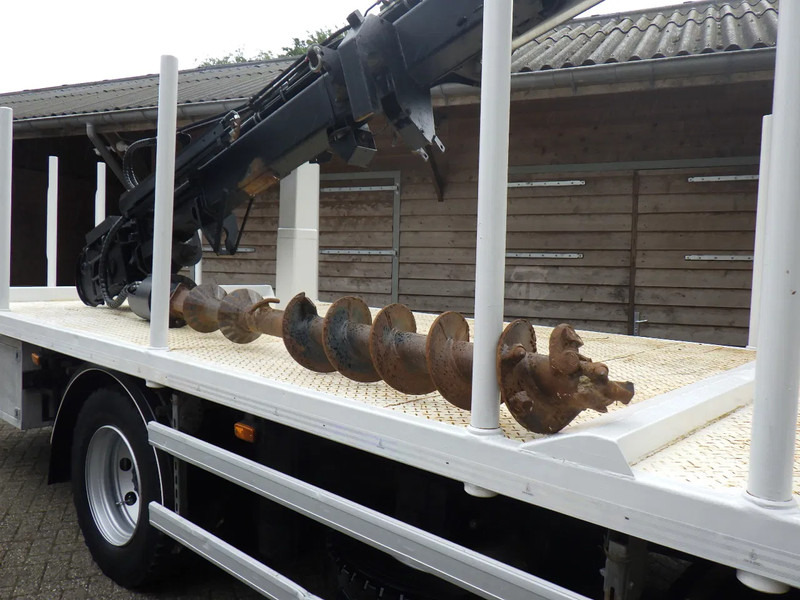 Iveco EuroCargo 140 140-250 / 6 cilinder / Manual /Bladgeveerd / Hiab X-HIDUO 158 Radiografisch / Drilling / Winch - Camion con gru: foto 5 Iveco EuroCargo 140 140-250 / 6 cilinder / Manual /Bladgeveerd / Hiab X-HIDUO 158 Radiografisch / Drilling / Winch - Camion con gru: foto 5