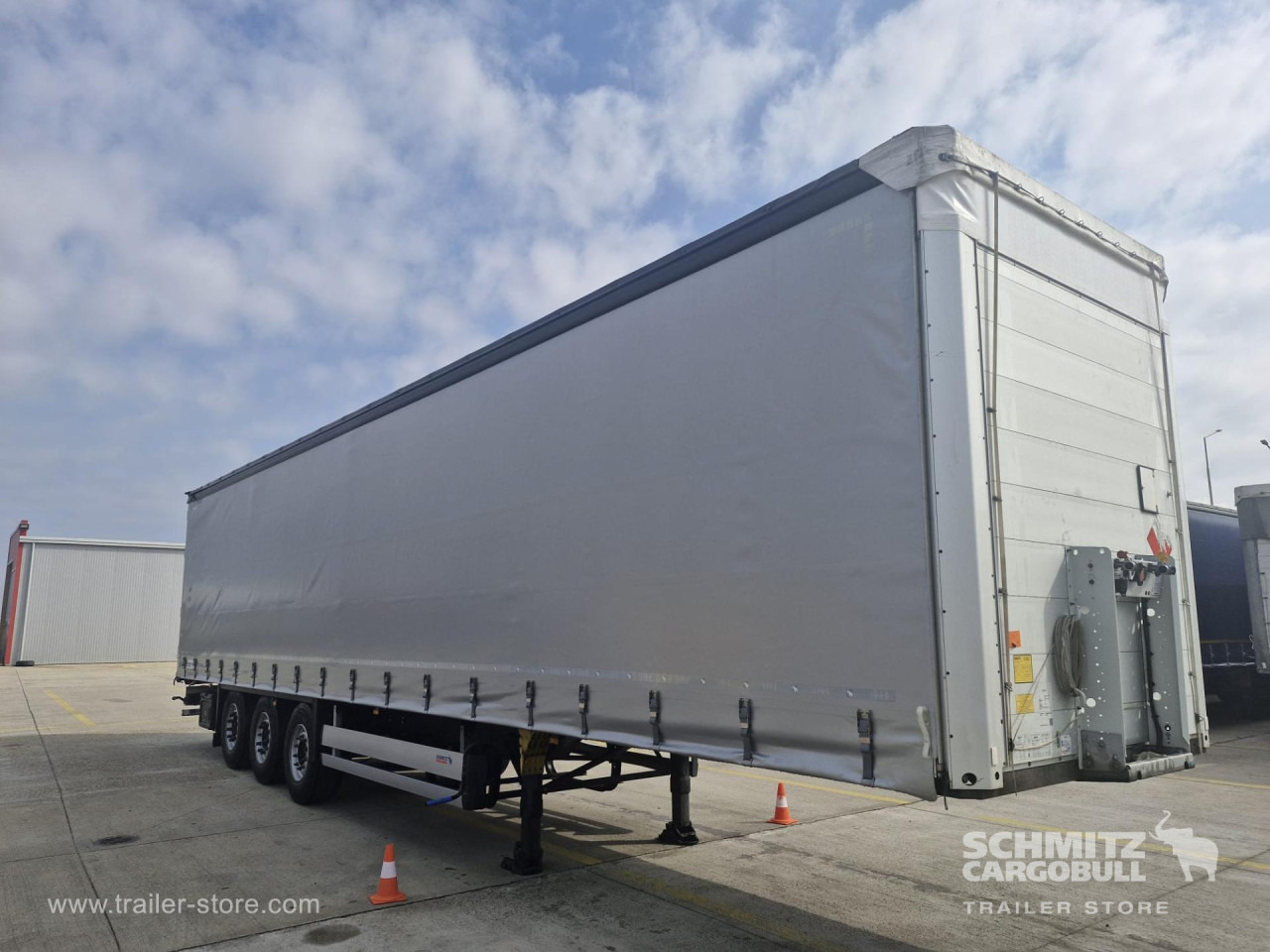 SCHMITZ Curtainsider Standard - Semirimorchio centinato: foto 3 SCHMITZ Curtainsider Standard - Semirimorchio centinato: foto 3