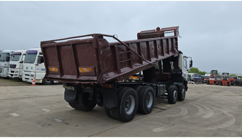 DAF 85 CF 340 (EURO 2 / MANUAL PUMP / STEEL SUSP. / POSSIBLE AS CHASSIS / 8X4) - Autocarro ribaltabile: foto 5 DAF 85 CF 340 (EURO 2 / MANUAL PUMP / STEEL SUSP. / POSSIBLE AS CHASSIS / 8X4) - Autocarro ribaltabile: foto 5