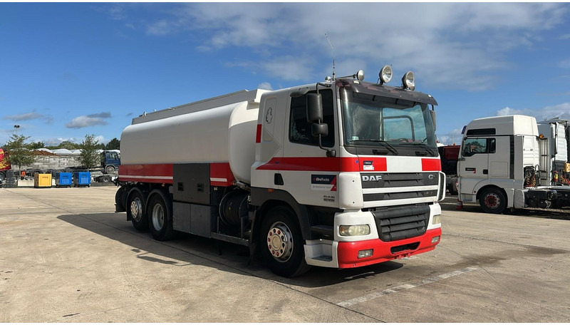 DAF CF 85.430 (20270 LITERS / EURO 3 / TOP CONDITION !!! / PARFAIT ETAT / 6X2 / BOITE MANUELLE) - Camion cisterna: foto 3 DAF CF 85.430 (20270 LITERS / EURO 3 / TOP CONDITION !!! / PARFAIT ETAT / 6X2 / BOITE MANUELLE) - Camion cisterna: foto 3