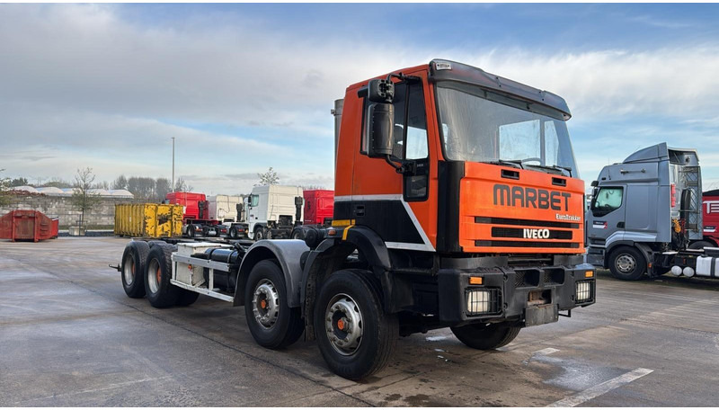 Iveco EUROTRAKKER 340 E 34 (POMPE MANUELLE / GRAND PONT / LAMES / MANUAL PUMP / BIG AXLE / STEEL SUSP.) - Autocarro telaio: foto 3 Iveco EUROTRAKKER 340 E 34 (POMPE MANUELLE / GRAND PONT / LAMES / MANUAL PUMP / BIG AXLE / STEEL SUSP.) - Autocarro telaio: foto 3